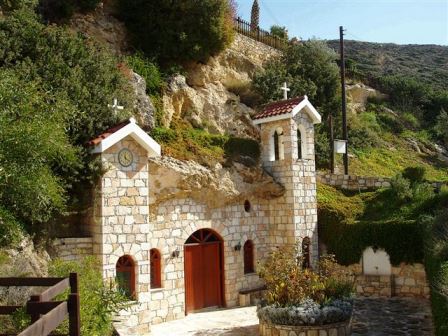 Παρεκκλήσι Αγίου Σπυρίδωνα Αμπελοχώρι, Κόλπος Πισσουρίου Παρεκκλήσι Αγίου Σπυρίδωνα Αμπελοχώρι, Κόλπος Πισσουρίου